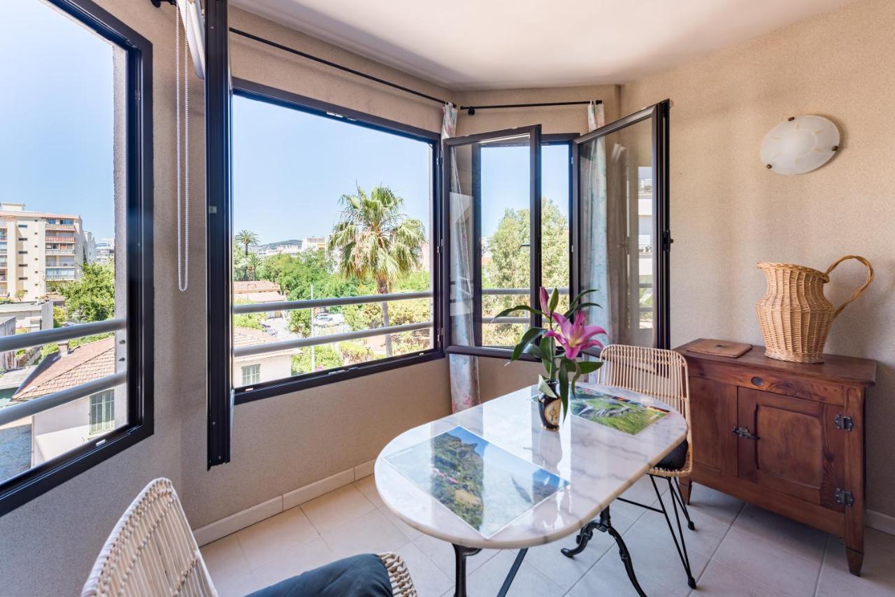 Beau Studio Veranda A Deux Pas De La Mer - Parking Inclus Juan-les-Pins Exterior foto
